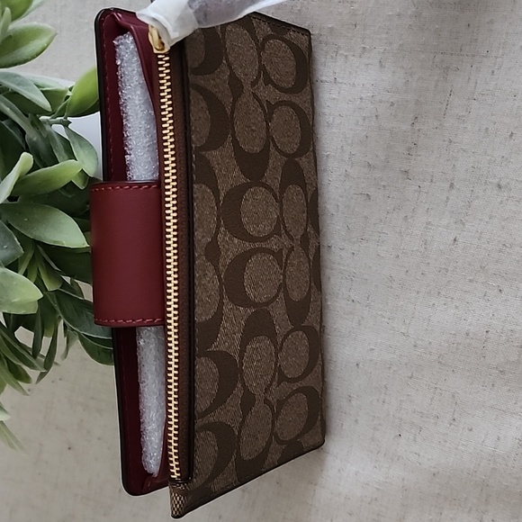 Coach Tech Wallet - Picture 3 of 4